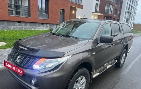 Mitsubishi L200 IV рестайлинг, 2015 год, 1 925 000 рублей, 3 фотография