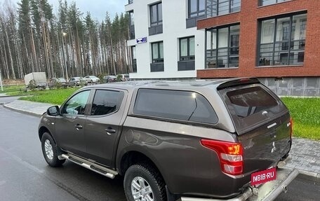 Mitsubishi L200 IV рестайлинг, 2015 год, 1 925 000 рублей, 8 фотография