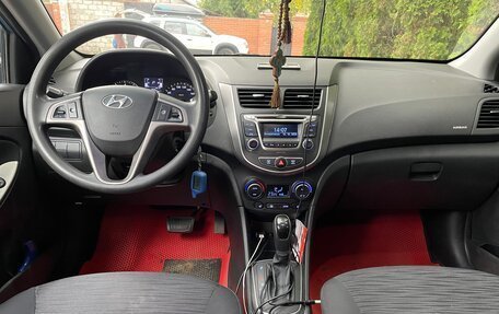 Hyundai Solaris II рестайлинг, 2015 год, 900 000 рублей, 5 фотография