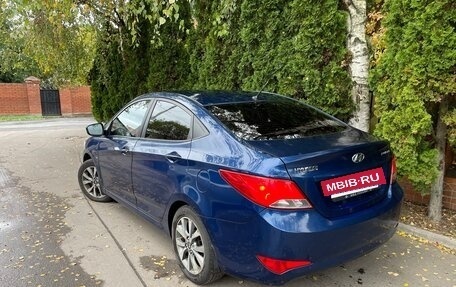 Hyundai Solaris II рестайлинг, 2015 год, 900 000 рублей, 2 фотография