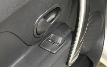 Renault Logan II, 2018 год, 785 000 рублей, 18 фотография