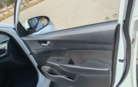 Hyundai Solaris II рестайлинг, 2019 год, 1 100 000 рублей, 11 фотография