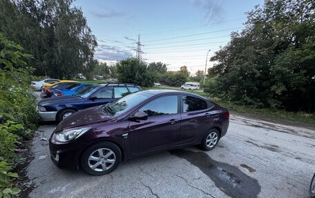 Hyundai Solaris II рестайлинг, 2012 год, 1 100 000 рублей, 2 фотография