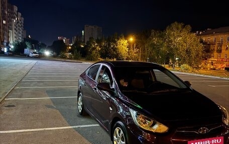 Hyundai Solaris II рестайлинг, 2012 год, 1 100 000 рублей, 4 фотография