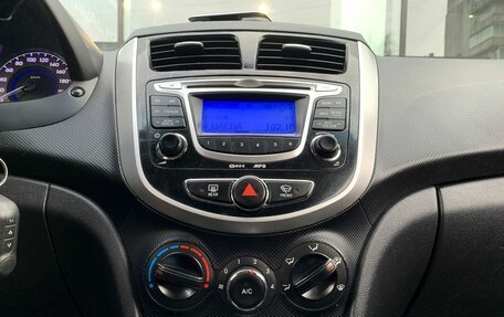 Hyundai Solaris II рестайлинг, 2012 год, 740 000 рублей, 12 фотография