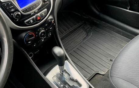 Hyundai Solaris II рестайлинг, 2012 год, 740 000 рублей, 13 фотография