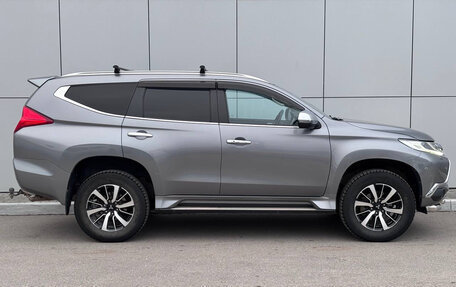 Mitsubishi Pajero Sport III рестайлинг, 2018 год, 3 150 000 рублей, 5 фотография