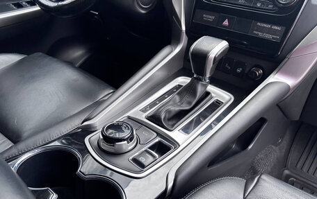 Mitsubishi Pajero Sport III рестайлинг, 2018 год, 3 150 000 рублей, 12 фотография