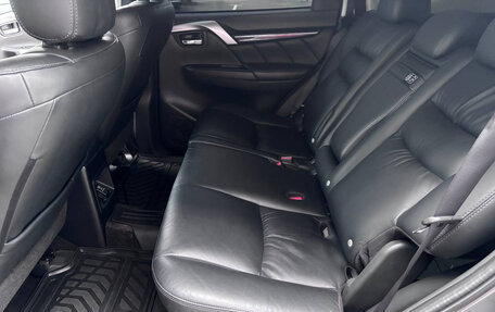 Mitsubishi Pajero Sport III рестайлинг, 2018 год, 3 150 000 рублей, 16 фотография