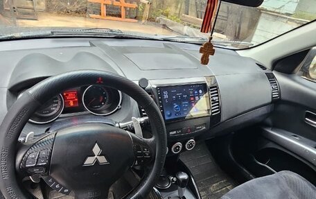 Mitsubishi Outlander III рестайлинг 3, 2008 год, 900 000 рублей, 6 фотография