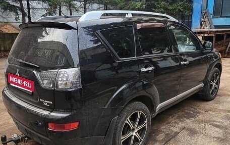 Mitsubishi Outlander III рестайлинг 3, 2008 год, 900 000 рублей, 2 фотография