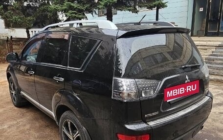 Mitsubishi Outlander III рестайлинг 3, 2008 год, 900 000 рублей, 3 фотография