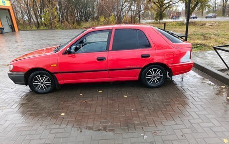 Nissan Sunny N14, 1992 год, 100 000 рублей, 3 фотография