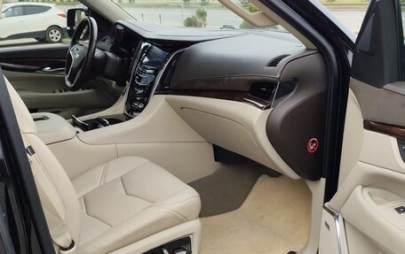 Cadillac Escalade IV, 2016 год, 4 500 000 рублей, 13 фотография