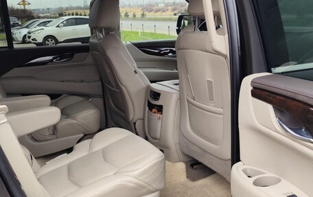 Cadillac Escalade IV, 2016 год, 4 500 000 рублей, 17 фотография