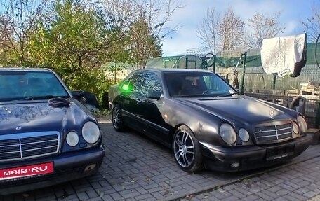 Mercedes-Benz E-Класс, 1996 год, 310 000 рублей, 1 фотография