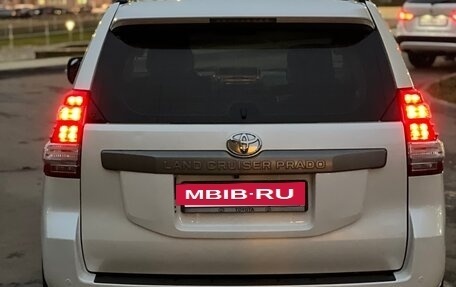 Toyota Land Cruiser Prado 150 рестайлинг 2, 2015 год, 4 299 000 рублей, 8 фотография