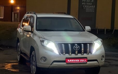 Toyota Land Cruiser Prado 150 рестайлинг 2, 2015 год, 4 299 000 рублей, 2 фотография