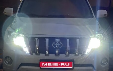 Toyota Land Cruiser Prado 150 рестайлинг 2, 2015 год, 4 299 000 рублей, 3 фотография