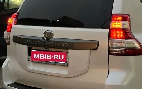 Toyota Land Cruiser Prado 150 рестайлинг 2, 2015 год, 4 299 000 рублей, 6 фотография