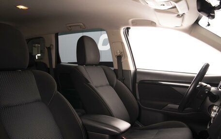 Mitsubishi Outlander III рестайлинг 3, 2021 год, 2 390 000 рублей, 7 фотография