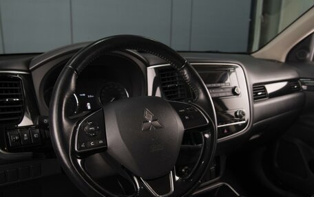 Mitsubishi Outlander III рестайлинг 3, 2021 год, 2 390 000 рублей, 11 фотография