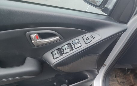 Hyundai ix35 I рестайлинг, 2010 год, 950 000 рублей, 5 фотография