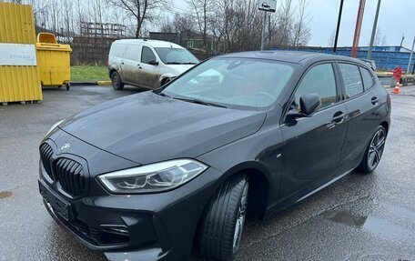 BMW 1 серия, 2021 год, 3 650 000 рублей, 2 фотография