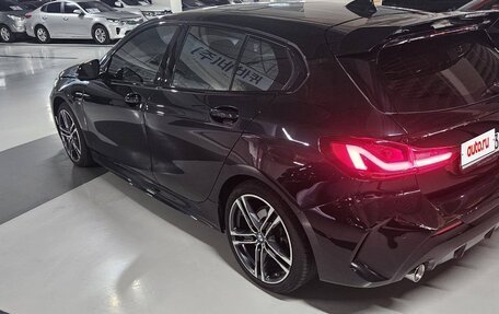 BMW 1 серия, 2021 год, 3 650 000 рублей, 15 фотография