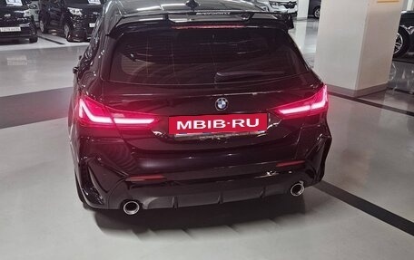 BMW 1 серия, 2021 год, 3 650 000 рублей, 16 фотография