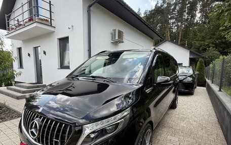 Mercedes-Benz V-Класс, 2016 год, 3 172 892 рублей, 2 фотография