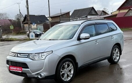 Mitsubishi Outlander III рестайлинг 3, 2013 год, 1 600 000 рублей, 1 фотография