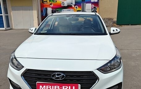 Hyundai Solaris II рестайлинг, 2019 год, 1 100 000 рублей, 1 фотография