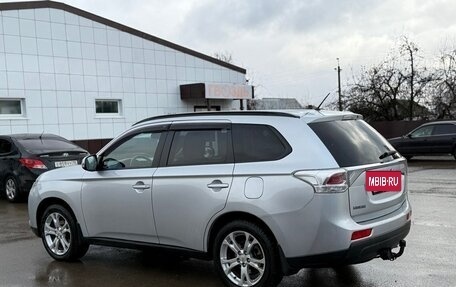 Mitsubishi Outlander III рестайлинг 3, 2013 год, 1 600 000 рублей, 7 фотография