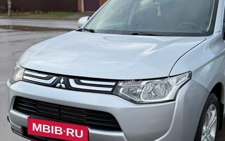 Mitsubishi Outlander III рестайлинг 3, 2013 год, 1 600 000 рублей, 2 фотография