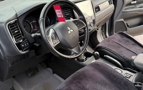 Mitsubishi Outlander III рестайлинг 3, 2013 год, 1 600 000 рублей, 9 фотография