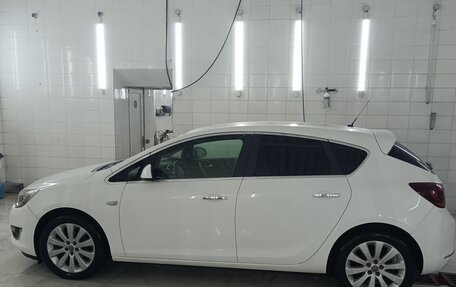 Opel Astra J, 2012 год, 680 000 рублей, 2 фотография