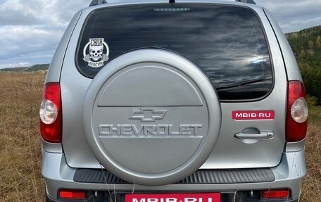 Chevrolet Niva I рестайлинг, 2015 год, 575 000 рублей, 4 фотография