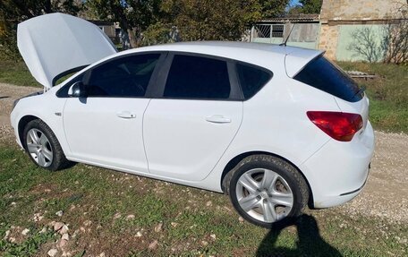 Opel Astra J, 2013 год, 850 000 рублей, 6 фотография