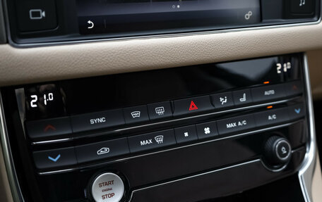 Jaguar XF II, 2018 год, 2 799 000 рублей, 19 фотография