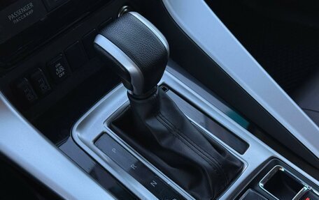 Mitsubishi Pajero Sport III рестайлинг, 2017 год, 2 365 000 рублей, 10 фотография