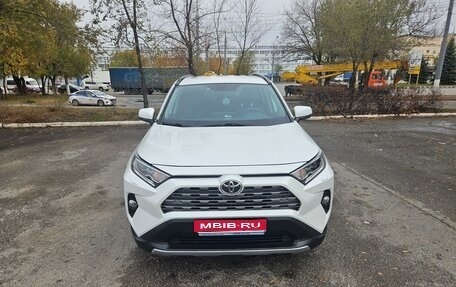 Toyota RAV4, 2021 год, 4 000 000 рублей, 1 фотография