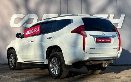 Mitsubishi Pajero Sport III рестайлинг, 2017 год, 2 365 000 рублей, 2 фотография