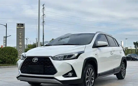 Toyota Yaris, 2022 год, 1 280 000 рублей, 1 фотография