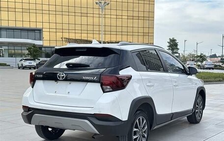 Toyota Yaris, 2022 год, 1 280 000 рублей, 6 фотография