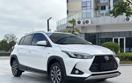 Toyota Yaris, 2022 год, 1 280 000 рублей, 4 фотография