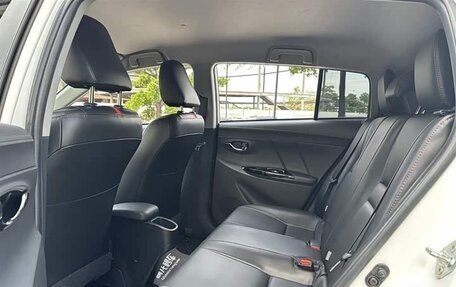 Toyota Yaris, 2022 год, 1 280 000 рублей, 16 фотография