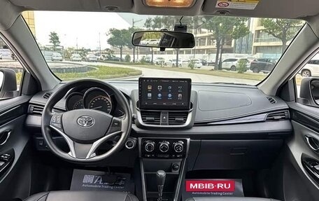 Toyota Yaris, 2022 год, 1 280 000 рублей, 12 фотография