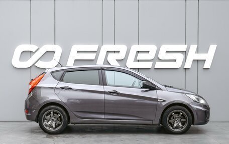 Hyundai Solaris II рестайлинг, 2012 год, 870 000 рублей, 5 фотография