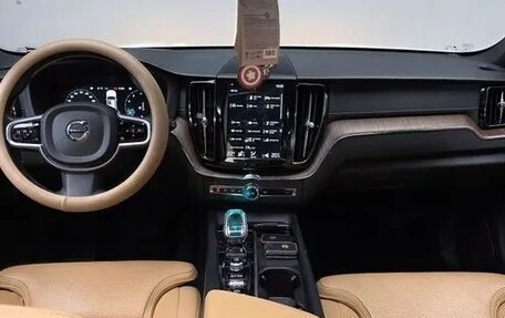 Volvo XC60 II, 2022 год, 3 930 000 рублей, 15 фотография